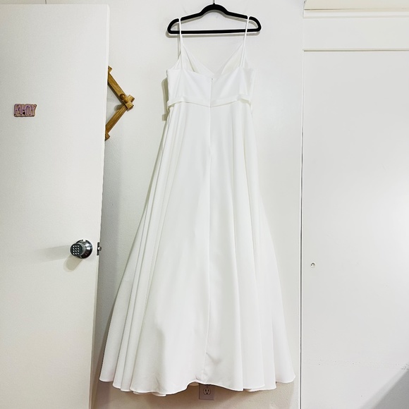 Mac Duggal Ieena 48855 V-Neck Classic A-Line Ballgown - Picture 6 of 12